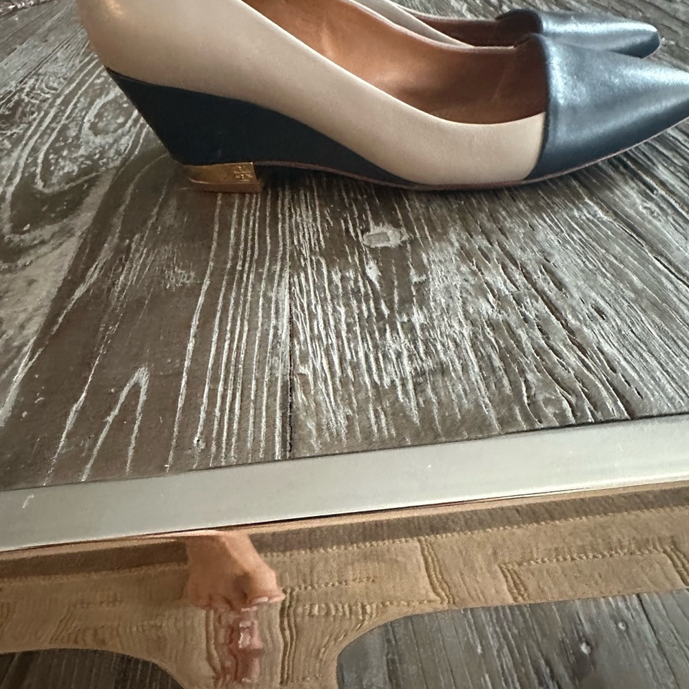 Tory Burch Blue and Cream Heels - Picture 3 of 5